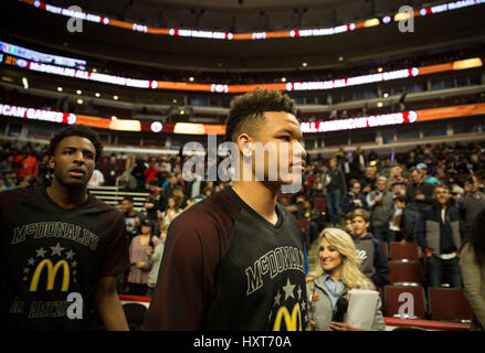 Florida, USA. 29th Mar, 2017. LOREN ELLIOTT | Times .Tampa Catholic star Kevin Knox takes the floor before the McDonald's All-American game at the United Center in Chicago, Ill., on Wednesday, March 29, 2017. Knox, a five-star recruit, is expected to commit in April to either Duke, Kentucky, North Carolina or Florida State. Credit: Loren Elliott/Tampa Bay Times/ZUMA Wire/Alamy Live News Stock Photo