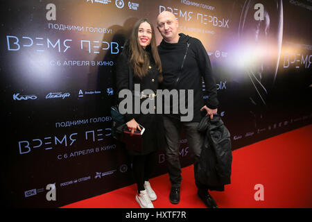 Moscow, Russia. 29th Mar, 2017. Actor Gosha Kutsenko with his companion at the premiere of the film 'The Time of the First' directed by Dmitry Kiselyov at the KARO 11 October cinema. Credit: Victor Vytolskiy/Alamy Live News Stock Photo