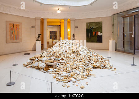Hull, East Yorkshire, UK. 30th Mar, 2017. The first ever joint exhibition between Hull's Ferens Art Gallery and Maritime Museum. Offshore features ten new commissions from leading contemporary artists. Pictured is Cove by Alexander Duncan. Credit: LEE BEEL/Alamy Live News Stock Photo