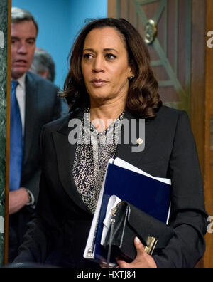 Washington DC, USA. 30th March 2017. United States Senator Kamala D. Harris (Democrat of California) arrives for a US Senate Select Committee on Intelligence hearing titled 'Disinformation: A Primer in Russian Active Measures and Influence Campaigns' on Capitol Hill in Washington, DC on Thursday, March 30, 2017. Credit: Ron Sachs/CNP /MediaPunch/Alamy Live News Stock Photo
