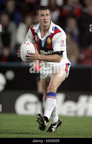 DANNY MCGUIRE GREAT BRITAIN & LEEDS RHINOS MCALPINE STADIUM HUDDERSFIELD ENGLAND 06 November 2004 Stock Photo