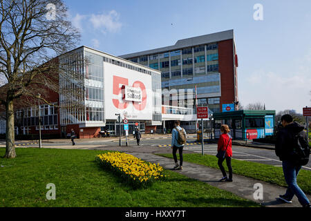 Students arriving at  Salford University Maxwell Hosue in Gtr  Manchester, England, UK. Stock Photo