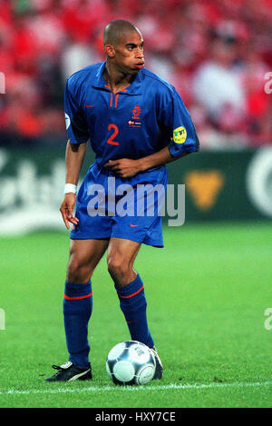 MICHAEL REIZIGER HOLLAND & FC BARCELONA 16 June 2000 Stock Photo