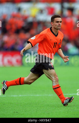 MARC OVERMARS HOLLAND & ARSENAL FC 25 June 2000 Stock Photo - Alamy