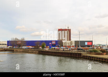 GRIMSBY, ENGLAND - MARCH 14: B&M Home Store, and Home Bargains shops on Victoria Street. In Grimsby, North Lincolnshire, England. On 14th March 2017. Stock Photo