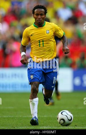 ZE ROBERTO BRAZIL & BAYERN MUNICH WORLD CUP MUNICH GERMANY 18 June 2006 Stock Photo