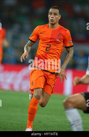 Gregory van der Wiel, left, and Marquinhos of Paris Saint-Germain football  club prepare to cut the ribbon during the opening ceremony for the Pop up S  Stock Photo - Alamy