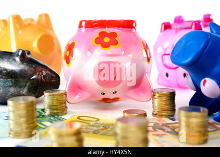 Dead piggy banks, symbolic photo negative interest, Tote Sparschweine, Symbolfoto Negativzinsen Stock Photo