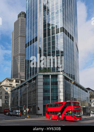 Road intersection in the City of London at 99 Bishopsgate Stock Photo