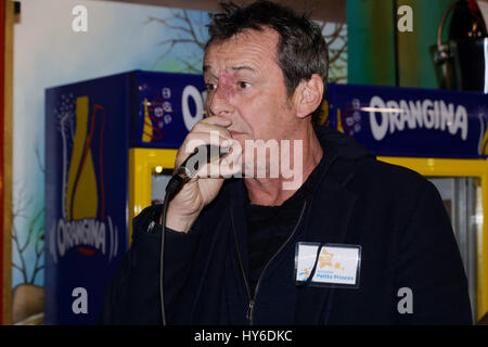 Paris,France.31th March,2017.Jean-Luc Reichmann sings at the Opening evening of the Throne Fair 2017 for the benefit of the Association Petits Princes Stock Photo