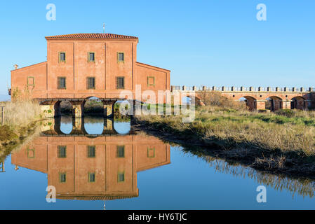 18th century red house in the natural reserve of Diaccia Botrona, casa rossa Ximenes, Castiglione della Pescaia, tuscany, italy Stock Photo