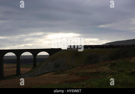 Ribblehead Viaduct   Flying scotsman Stock Photo