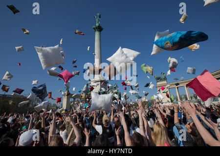 Budapest. 1st Apr, 2017. People take part in the pillow fight to mark International Pillow Fight Day at Heroes Square in Budapest, Hungary on April 1, 2017. Credit: Attila Volgyi/Xinhua/Alamy Live News Stock Photo