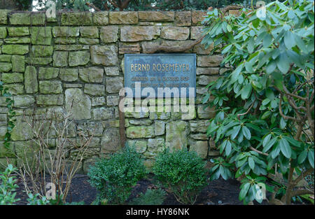 Grave, Bernd Rosemeyer, forest cemetery of Dahlem, hut way, Berlin, Germany / hut way, Grab, Waldfriedhof Dahlem, Huettenweg, Deutschland / Hüttenweg Stock Photo