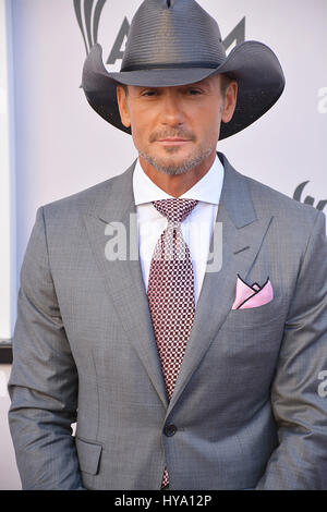 Las Vegas, Nevada, USA. 2nd Apr, 2017. Country singer Tim McGraw attends the 52nd Academy of Country Music Awards on April 2, 2017 at T-Mobile Arena in Las Vegas, Nevada Credit: Marcel Thomas/ZUMA Wire/Alamy Live News Stock Photo