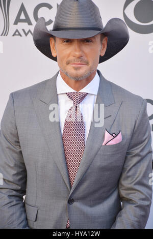 Las Vegas, Nevada, USA. 2nd Apr, 2017. Country singer Tim McGraw attends the 52nd Academy of Country Music Awards on April 2, 2017 at T-Mobile Arena in Las Vegas, Nevada Credit: Marcel Thomas/ZUMA Wire/Alamy Live News Stock Photo