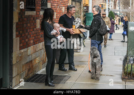 New York, United States. 03rd Apr, 2017. American actor Alec Baldwin and his wife Hilaria with the son of the couple Rafael are seen walking down the street near Union Square on Manhattan Island in New York City, Monday, 03. Today the actor celebrates 59 years. (PHOTO: WILLIAM VOLCOV/BRAZIL PHOTO PRESS) Credit: Brazil Photo Press/Alamy Live News Stock Photo