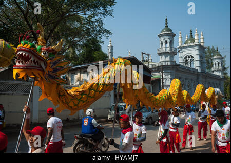 31.01.2017, Mawlamyine, Republic of the Union of Myanmar, Asia - A dragon dance group during Chinese New Year's celebrations. Stock Photo