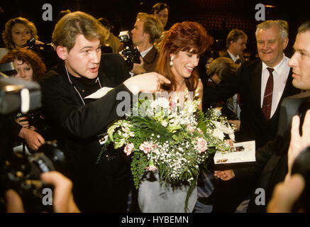 JOHNNY LOGAN singer and composer Ireland with cousin Linda Martin singer when they won Eurovision song contest  1992 in Malmoe Stock Photo