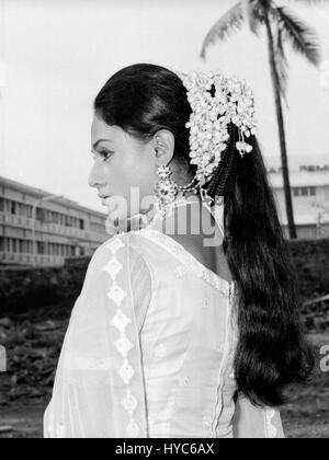 Jaya Bachchan, Jaya Bhaduri Bachchan, Indian Vintage 1900s Bollywood ...