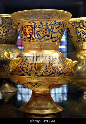 Mosque lamp, gilded and enameled, Egypt, 1330-1345 14th Century Egyptian. ( Mosque-lamp. Made for Saif al-Din Tuquztamur of Hama (c. 1345), officer of Sultan Muhammad ibn Qala'un  Middle East,Levant,Syria ) Stock Photo