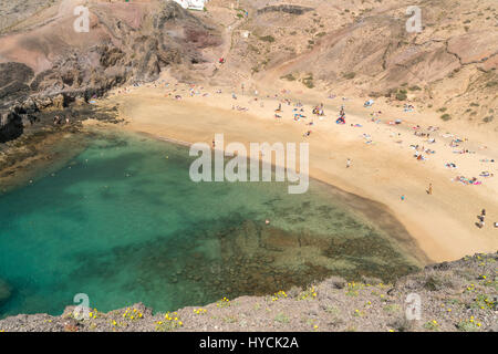 Playa de Papagayo bei Playa Blanca, Insel Lanzarote, Kanarische Inseln, Spanien |  Playa de Papagayo near  Playa Blanca, Lanzarote, Canary Islands, Sp Stock Photo