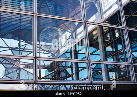 Malin Architectural Expanded Metal Kite sculptures at Centre MK, Milton Keynes Shopping Centre. Milton Keynes, Buckinghamshire, England Stock Photo