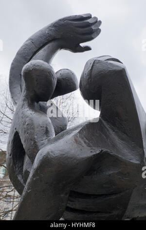 Monument to the volunteers from the International Brigades that fought on the 1936-1939 Republican side of the Spanish Cilil War against facism. London,UK Stock Photo