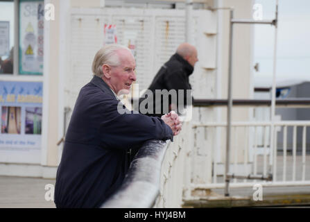 Bournemouth, Dorset, UK. 4th April 2017. People enjoying themselves on the first day of Easter holidays on the beach. © DTNews/Alamy Live News Stock Photo