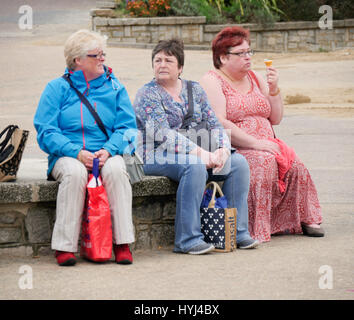 Bournemouth, Dorset, UK. 4th April 2017. People enjoying themselves on the first day of Easter holidays on the beach. © DTNews/Alamy Live News Stock Photo