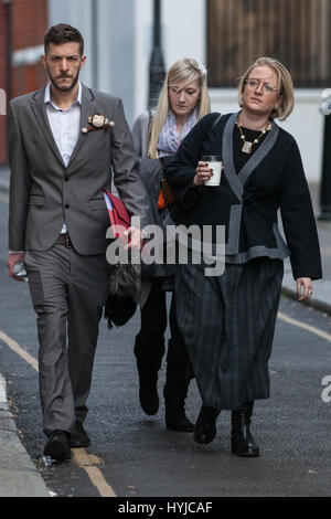 London, UK. 5th April, 2017. The parents of 8-month-old Charlie Gard, Chris Gard and Connie Yates of Bedfont, arrive at the Royal Courts of Justice for the continuing hearing to decide whether he should be allowed to live or whether doctors should switch off his life support machine. Credit: Mark Kerrison/Alamy Live News Stock Photo
