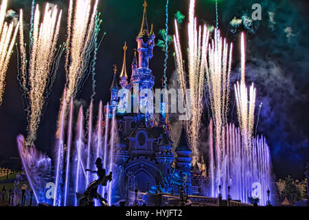 Marne-la-Vallée, France. 4th April, 2017. Disneyland Paris presents its new night show Disney Illuminations which illuminates the Castle of the Sleeping Beauty, a night-time spectacular featuring state-of-the-art technology. Credit: Bernard Menigault/Alamy Live News Stock Photo