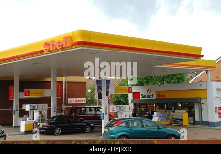 A Shell petrol filling station at Ashford in Kent, England on June 17, 2008. The Anglo-Dutch multinational was first formed in 1907. Stock Photo