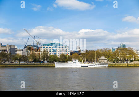 HQS Wellington, home of the Honourable Company of Master Mariners, Temple Stairs, Victoria Embankment, London WC2, member of Grimsby Class of sloops Stock Photo