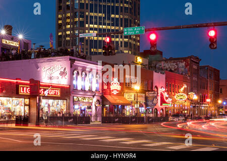 Music clubs along lower Broadway Street in downtown Nashville, Tennessee, USA Stock Photo