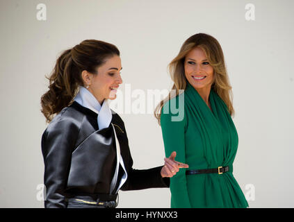 Washington, Us. 05th Apr, 2017. Queen Rania of Jordan, left, and first lady Melania Trump, right, walk along the Colonnade of the White House in Washington, DC on Wednesday, April 5, 2017. Credit: Ron Sachs/Pool via CNP - NO WIRE SERVICE - Photo: Ron Sachs/Consolidated News Photos/Ron Sachs - Pool via CNP/dpa/Alamy Live News Stock Photo