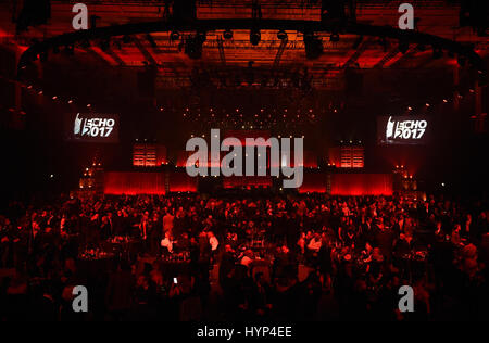 Berlin, Germany. 6th Apr, 2017. View of the audience at the 26th ceremony of the German music award 'Echo' in Berlin, Germany, 6 April 2017. Photo: Rainer Jensen/dpa Pool/dpa/Alamy Live News Stock Photo