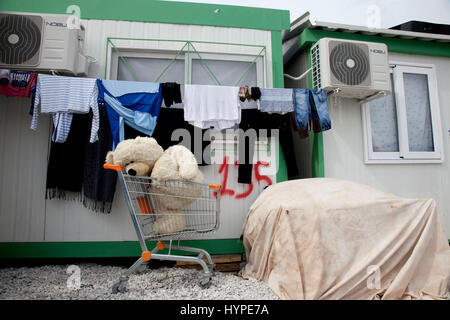 Malakasa refugiees camp in Greece. -  07/03/2017  -  Greece / Malakasa  -  Distribution of food items from the Popular Secours to the Malakasa refugee camp, home to 483 Afgans refugees, including 112 children.   -  Stefania Mizara / Le Pictorium Stock Photo