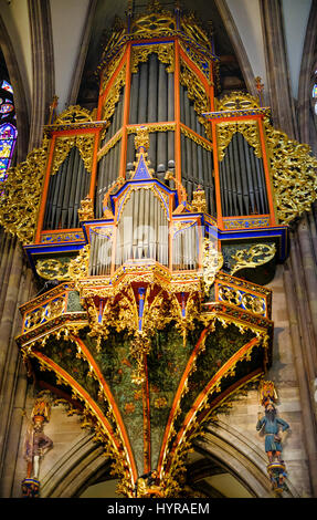 The great pipe organ, Notre-Dame Gothic cathedral, 14th Century, Strasbourg, Alsace, France, Europe,