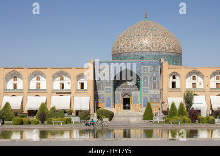 ISFAHAN, IRAN - AUGUST 7, 2016: Sheikh Lotfollah Mosque seen from the Naqsh-e Jahan Square, one of the symbols of the city  Picture of the iconic mosq Stock Photo