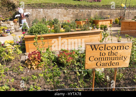Sign, Welcome to the community garden, in Wharton Park, Durham City, England, UK Stock Photo