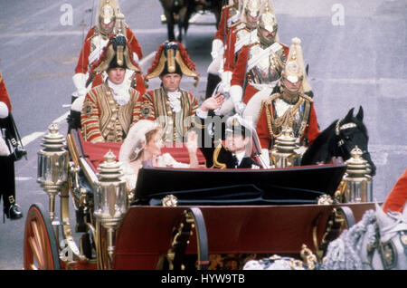 Wedding of Prince Andrew and Sarah Ferguson July 1986. Prince Andrew together with his bride Sarah Ferguson wave from the carriage at it departs Westminster Abbey. Stock Photo