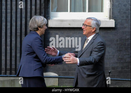London, UK.  26 April 2017.  Prime Minister Theresa May meets EU Commission President Jean-Claude Juncker for talks at Downing Street ahead of the crucial summit this weekend at which European leaders will formally adopt draft Brexit negotiating guidelines.   Credit: Stephen Chung / Alamy Live News Stock Photo
