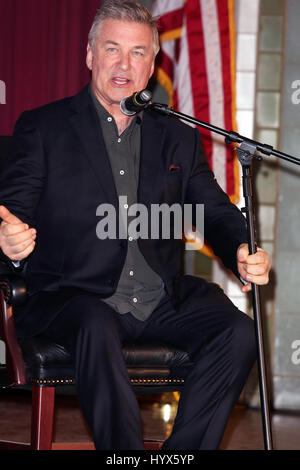 Philadelphia, PA, USA. 7th Apr, 2017. Alec Baldwin pictured at an author event for Nevertheless: A Memoir at the Penn Museum of Archaeology and Anthropology in Philadelphia, PA on April 7, 2017 Credit: Star Shooter/Media Punch/Alamy Live News Stock Photo