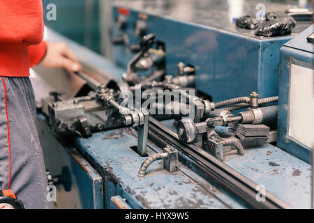 glass cutting machine in work shop Stock Photo