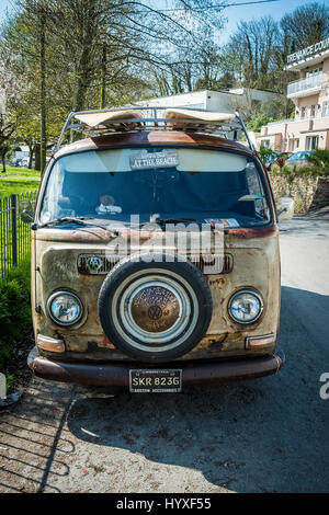 VW Camper Van Campervan Rusty Rust Character Lifestyle Vehicle Parked Road Newquay Cornwall Stock Photo