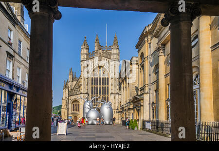 United Kingdom, Somerset, Bath, contempory art installation at the Bath Abbey Churchyard with view of Bath Abbey and the Roman Bath Stock Photo