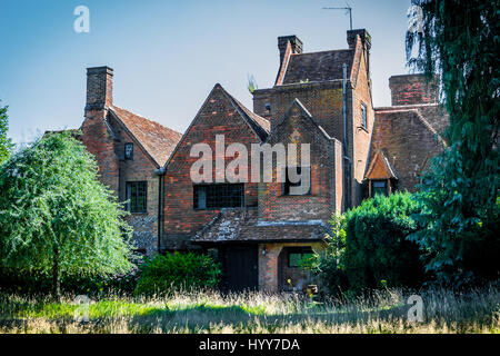 UNITED KINDOM: HAUNTING images reveal the crumbling remains of the Oxfordshire mansion – purportedly worth £12M and once owned by Pink Floyd’s David Gilmour. The eerie photographs show crockery still on display in cabinets in the dining room and crumbling walls that have collapsed into corridors, one room is home to a pool table that looks like it has been abandoned mid-game and an elaborate mural decorates the walls. Outside in the garden, weeds have taken over the patio and swamped the desolate table and chairs and some bushes have grown taller than the downstairs windows. The spooky images  Stock Photo