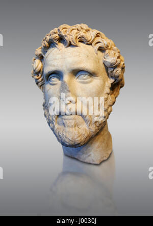 Roman portrait bust of Emperor Antoninus Pius, 138-161 AD. Titus Fulvius Aelius Hadrianus Antoninus Augustus Pius, National Roman Museum, Rome, Italy Stock Photo