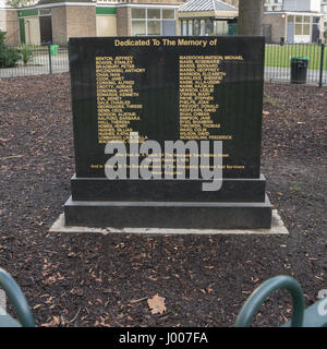 Memorial to the 43 passengers killed in the Moorgate Underground train accident in 28 February 1975, greatest loss of life in peacetime London. Stock Photo